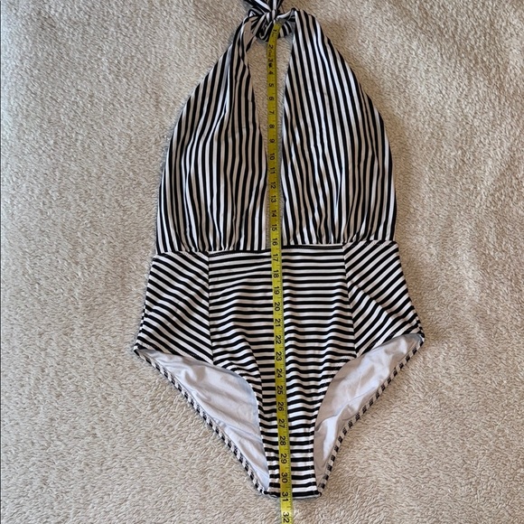 π CUPSHE Black & White Striped Halter Swimsuit β Size XL - Picture 4 of 8